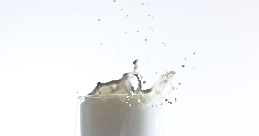 Read more about the article When replenishing fluids, does milk beat water?